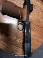 gun-open-right.jpg