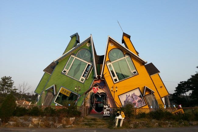 tilt-house-korea.jpg