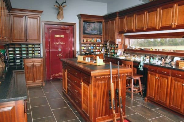 spacious-gun-room-for-reloading-ammo.jpg