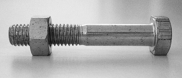 640px-Bolt-with-nut.jpg